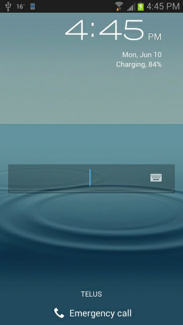 Экран блокировки смартфона с минимальной информацией