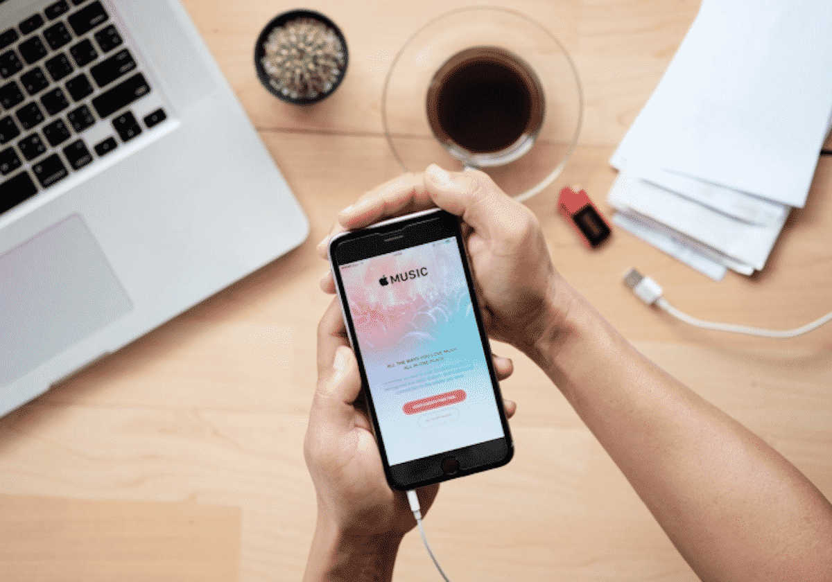 Как перенести музыку на iPhone без iTunes