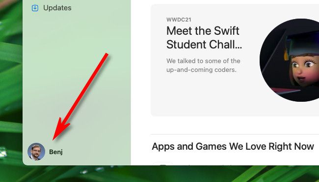 Нажмите на ваш Apple ID в уголке приложения Mac App Store