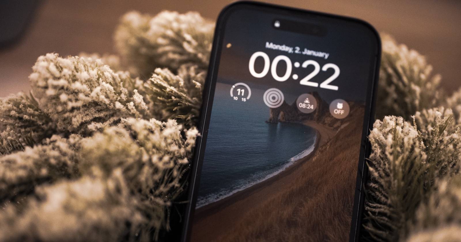 iPhone 14 Pro с экрана блокировки и виджетами