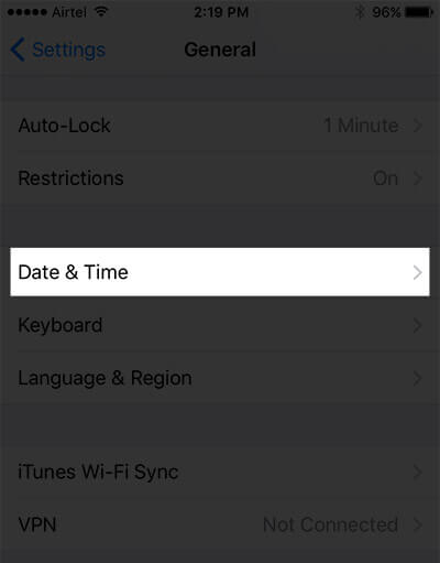 Экран iPhone: настройки Дата и время