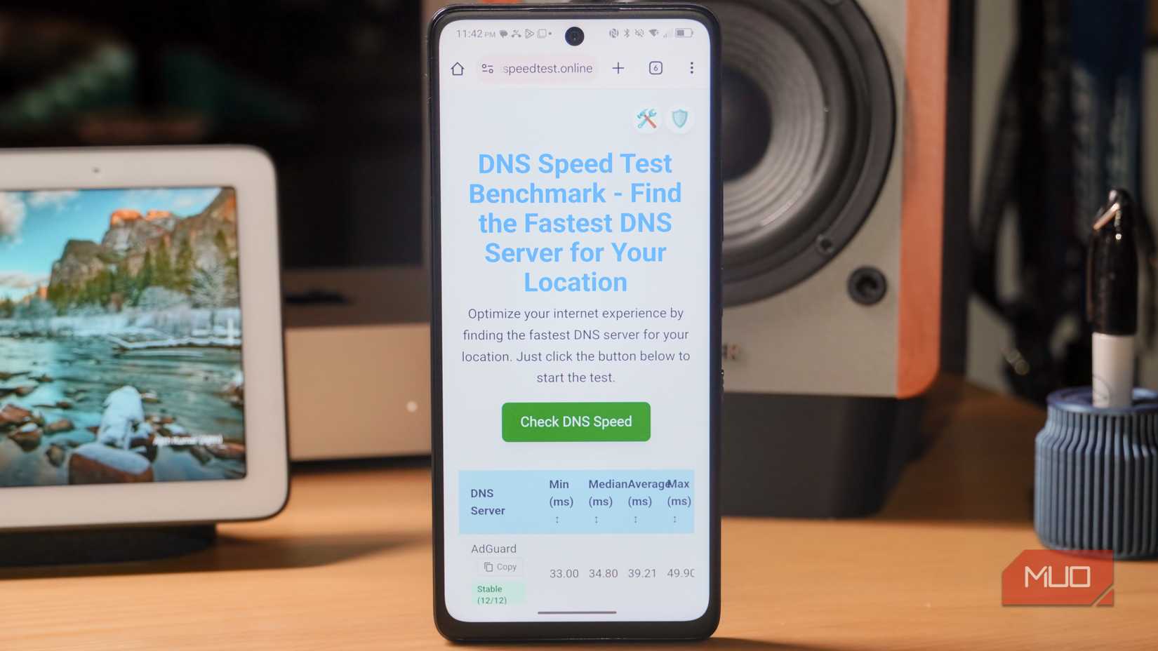 Запуск DNS Speed Test на Android‑устройстве.