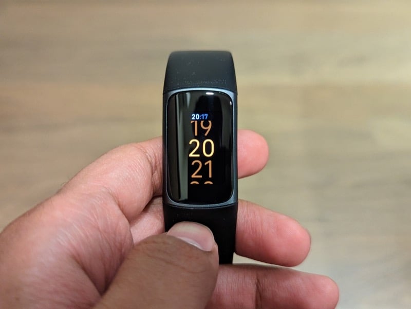 setting alarm time on a fitbit 
