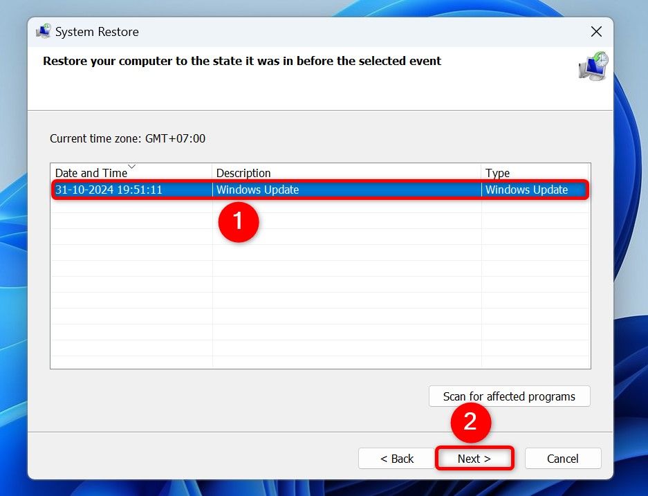 Точка восстановления и кнопка Next выделены в System Restore