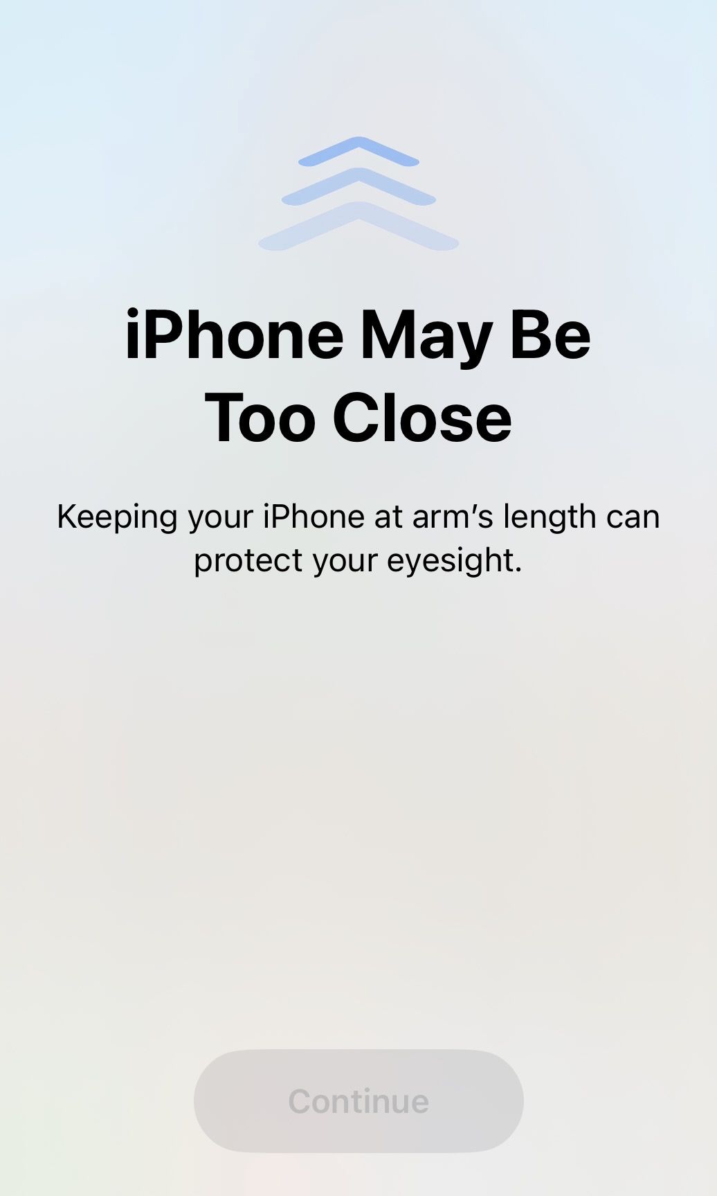 Скриншот iPhone с предупреждением Screen Distance на весь экран.