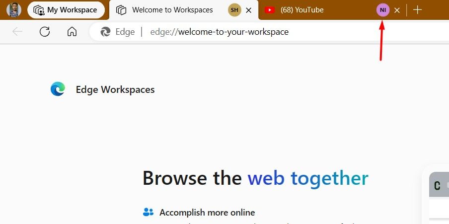 Инициалы на активной вкладке.