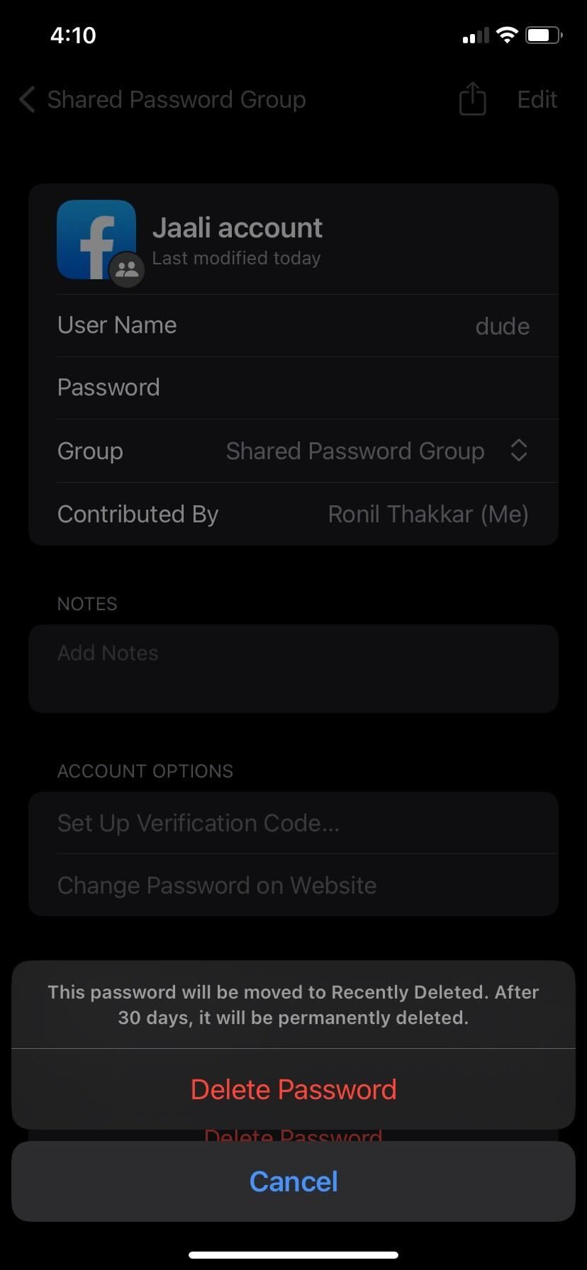 iPhone Delete Saved Password button