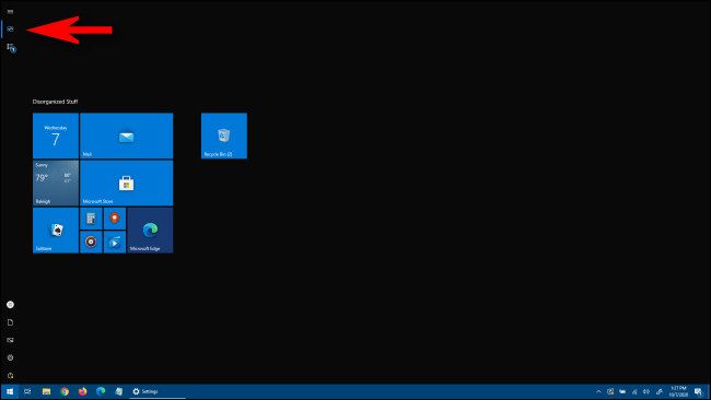 Полноэкранное меню «Пуск» в Windows 10, пример расположения плиток и списка приложений