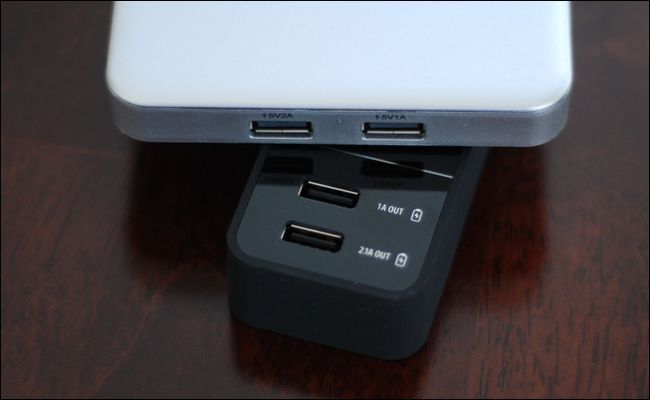 Порты USB‑хаба с маркировкой зарядных и дата‑портов