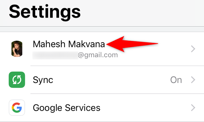 Страница настроек с выбором Google‑аккаунта на iOS