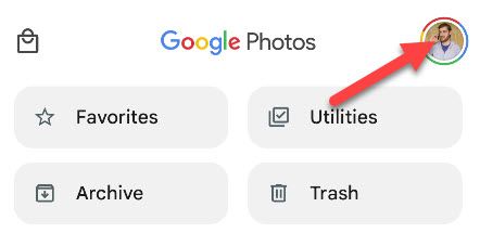 Нажмите иконку профиля в Google Photos