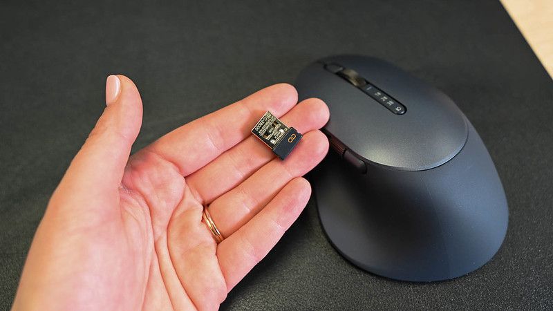 Bluetooth донгл для мыши Dell Premier Rechargeable MS900.