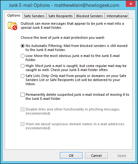 Снимок экрана: опции Junk E-mail Options — белые и чёрные списки
