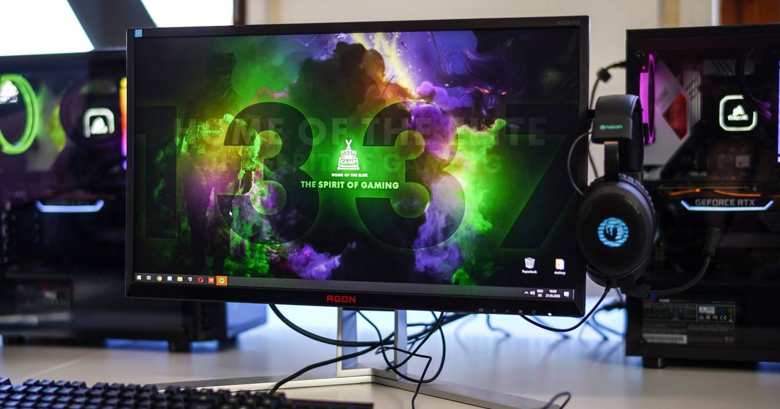 Agon monitor with Windows desktop screen