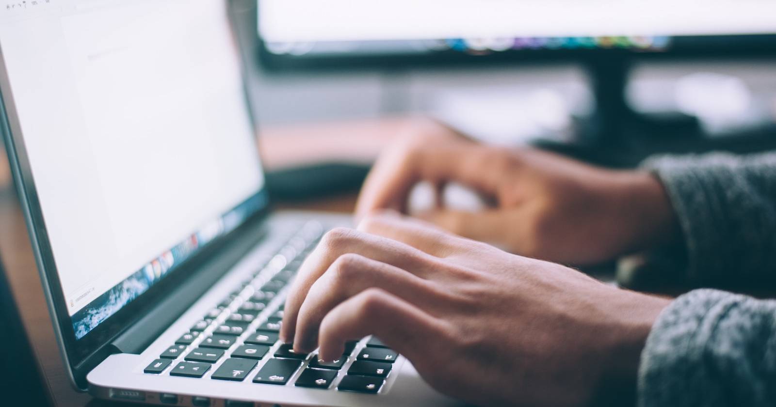 Пишут на ноутбуке с Windows