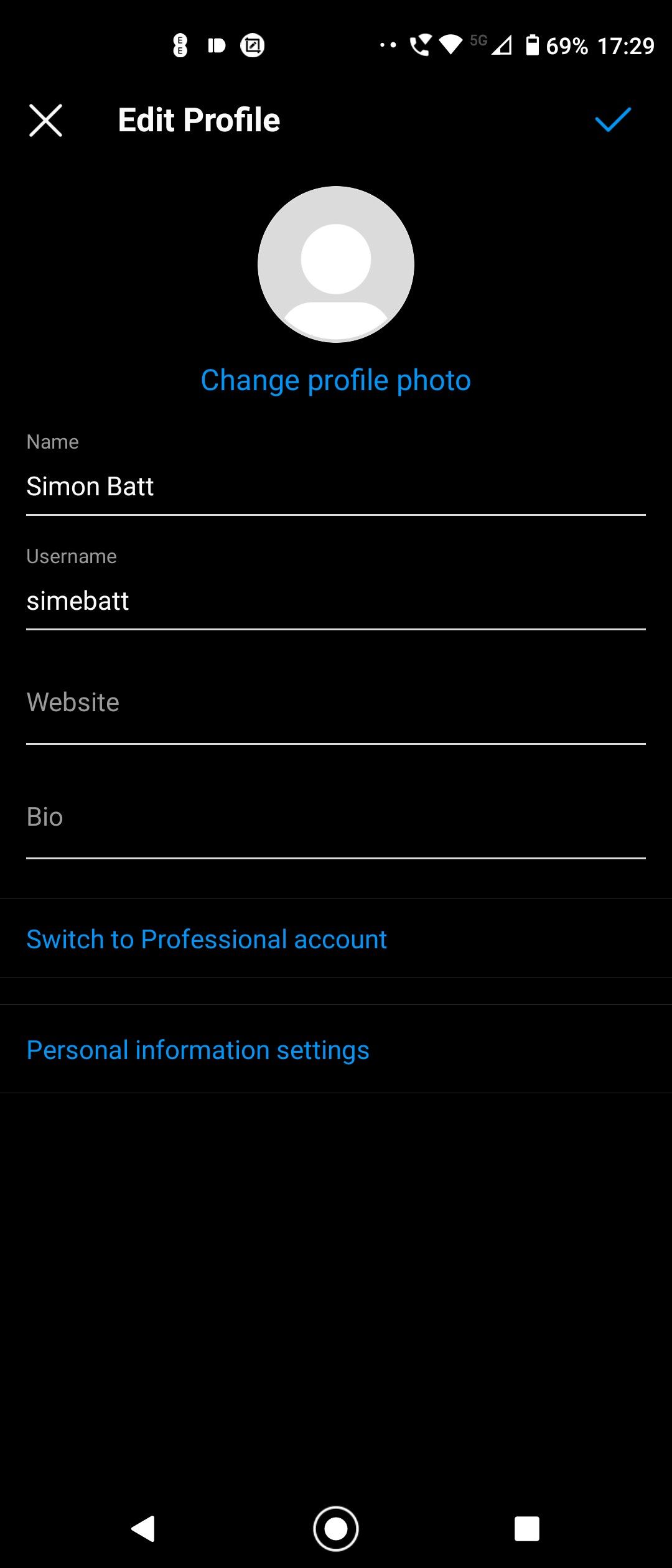 Поле имени пользователя в мобильном приложении Instagram