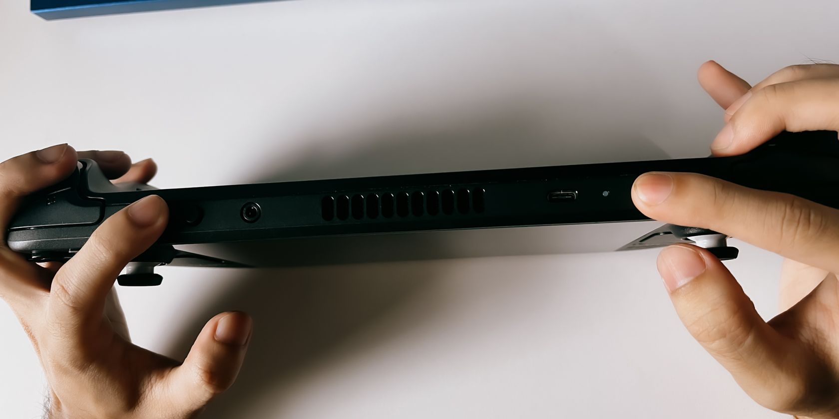 Нажатие кнопки уменьшения громкости и питания для входа в меню загрузки