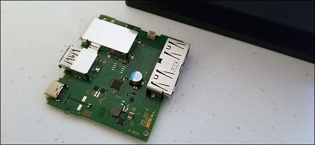 Плата и отсоединённые провода