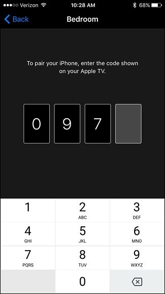 Четырёхзначный код на экране телевизора для сопряжения с приложением