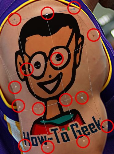 Деформация: подстраиваем контуры тату под форму руки