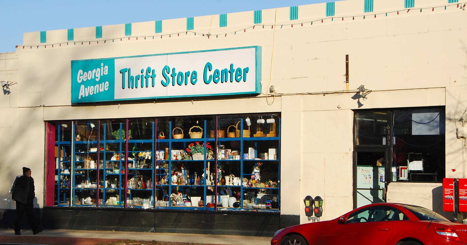 Товары из секонд‑хенда для перепродажи на eBay