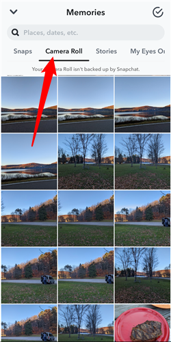 Выберите «Фотоплёнка», затем отметьте фото для публикации