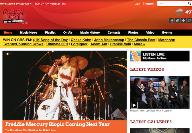 Радио-приёмник с логотипом WCBS FM, студия вещания