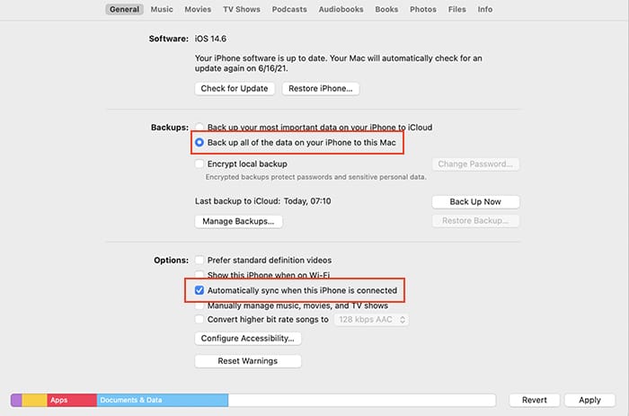 Подключение iPhone к Mac для резервного копирования через Finder/iTunes