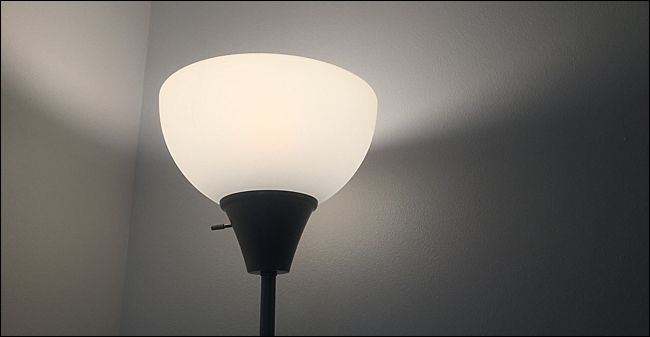 Подключение Hue Bridge: адаптер и кабель Ethernet