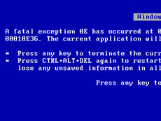 Крупный план синего экрана смерти на ПК с Windows