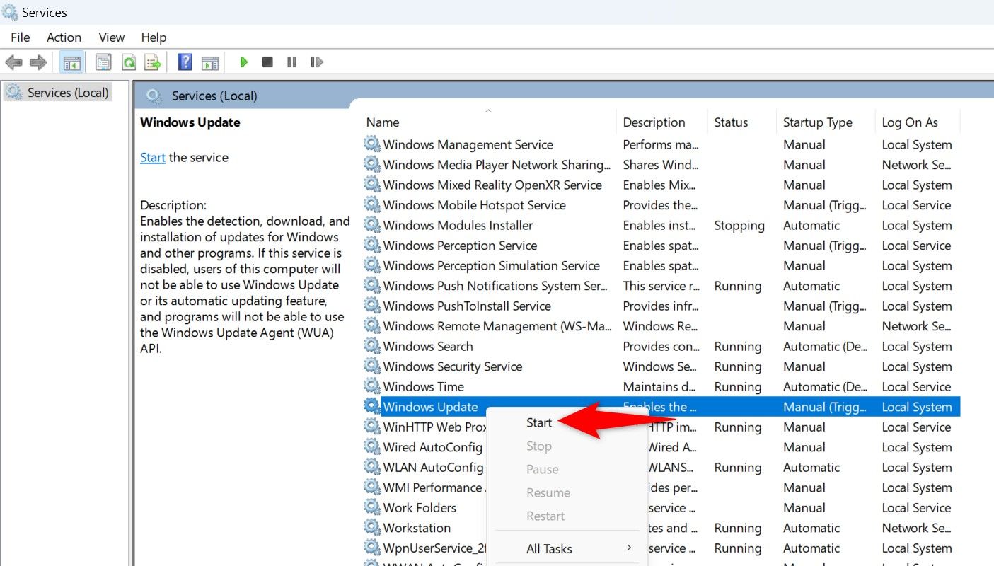 В окне «Службы»: выделена команда «Запустить» для «Центра обновления Windows»