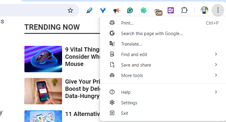 Нажатие на значок с тремя точками в Google Chrome на Windows.