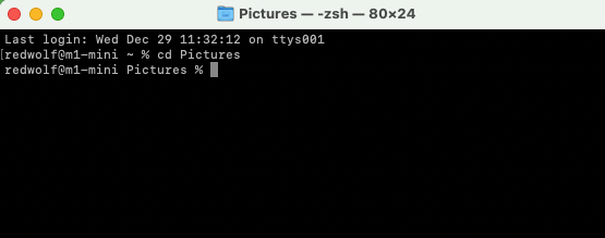 Скриншот команды cd в Terminal на macOS.