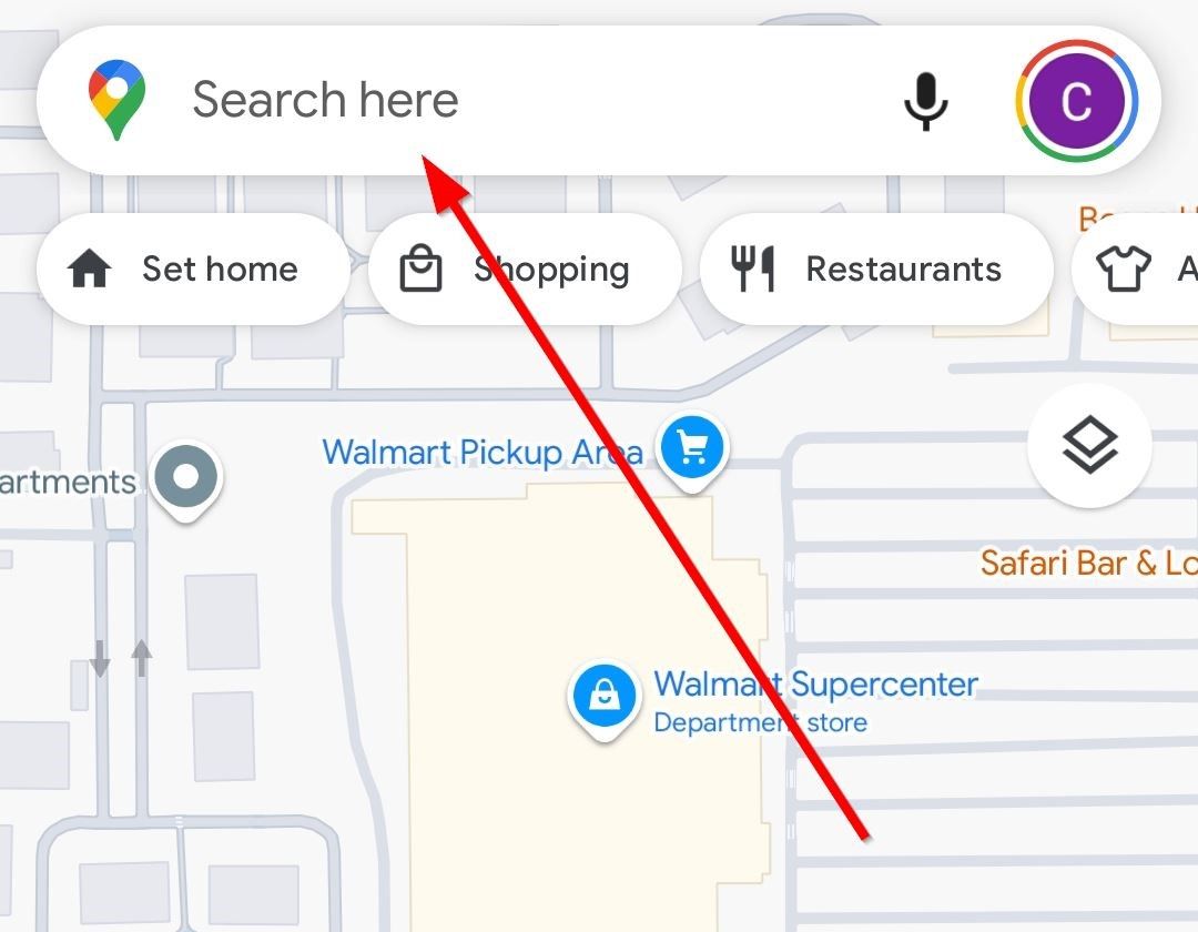 Поле поиска в Google Maps, куда вводится адрес назначения.