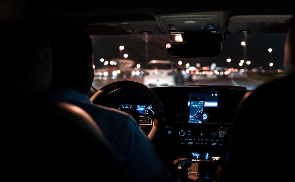 Навигация на смартфоне в автомобиле