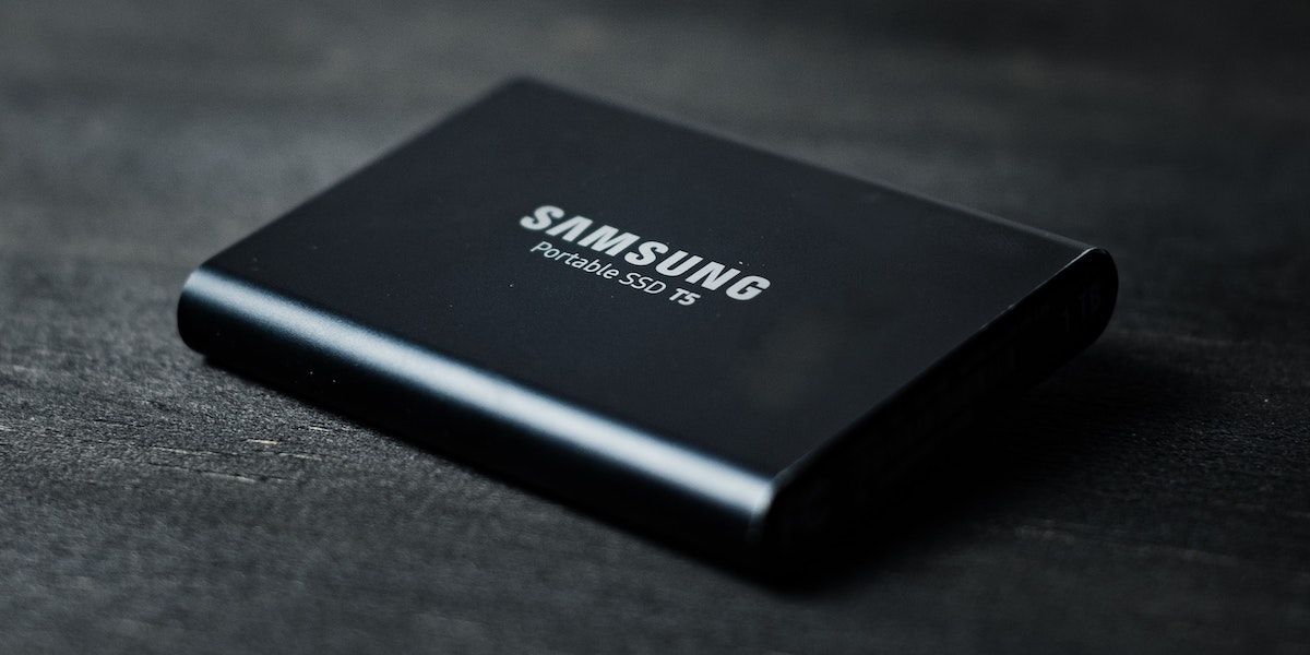 Чёрный портативный SSD Samsung