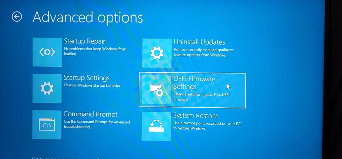 Пункт «UEFI Firmware Settings» в меню восстановления Windows