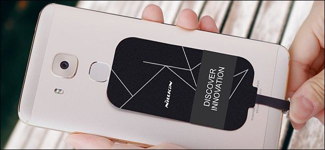 Приклеиваемый адаптер беспроводной зарядки на задней панели телефона