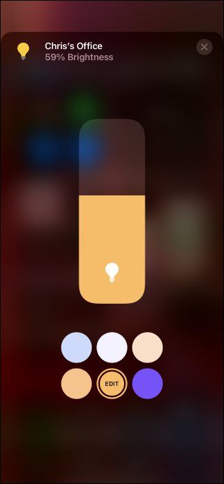 Управление лампой Hue через Пункт управления iPhone: бегунок яркости и цветовые опции