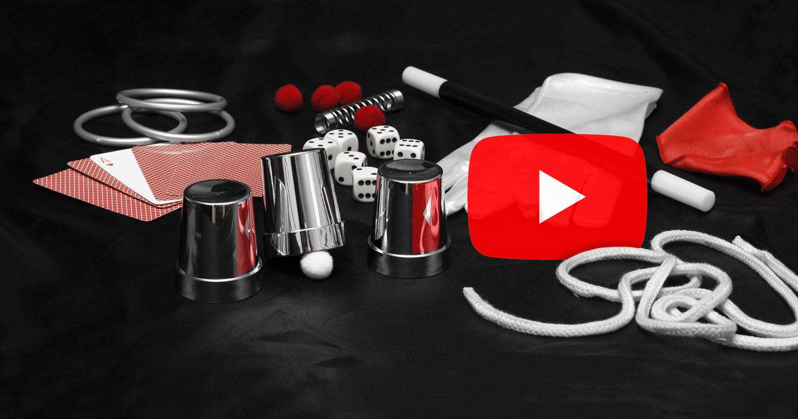 Ученик практикует фокусы с колодой и гаджетами