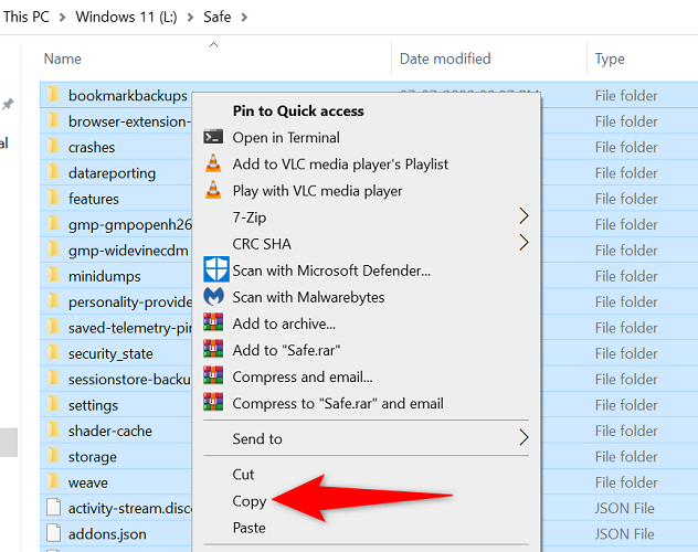 Нажмите Копировать в меню.