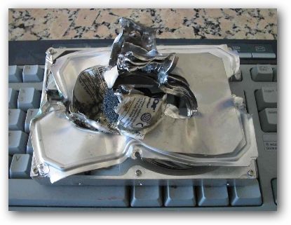 Разрушение жесткого диска: безопасность и средства защиты