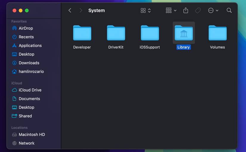 Окно Finder с папкой System Library