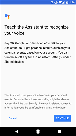 Интерфейс голосового обучения с подсказкой произнести «Ok Google» и «Hey Google»