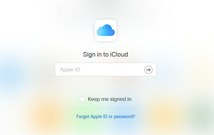 Экран настроек аккаунта iCloud с разделом устройства
