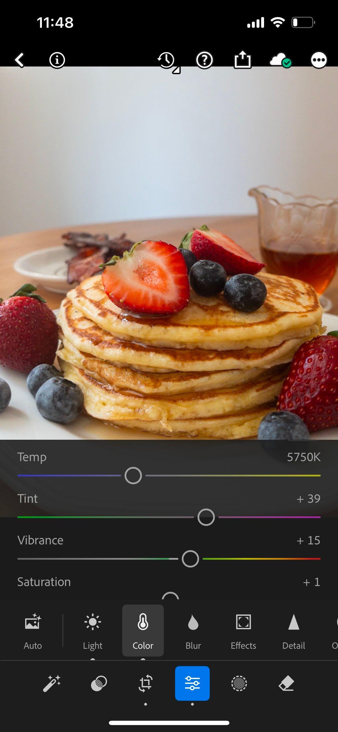Коррекция цвета в Lightroom Mobile