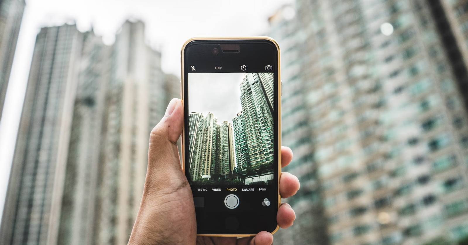 Установить фото iPhone как обои на рабочем столе