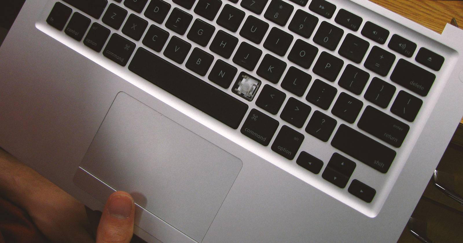 Клавиатура MacBook не работает — что делать