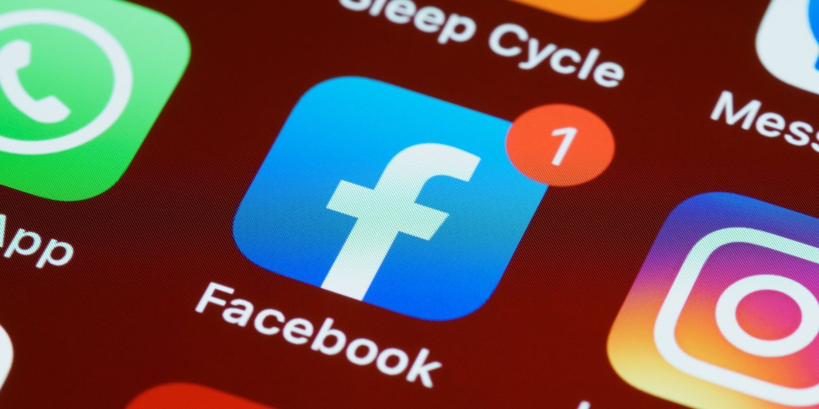 Приложение Facebook на мобильном устройстве