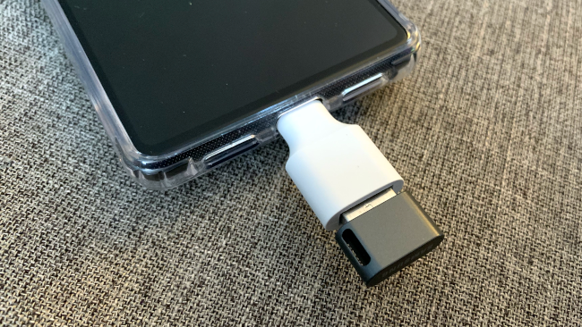 Адаптер USB‑C для подключения флешки